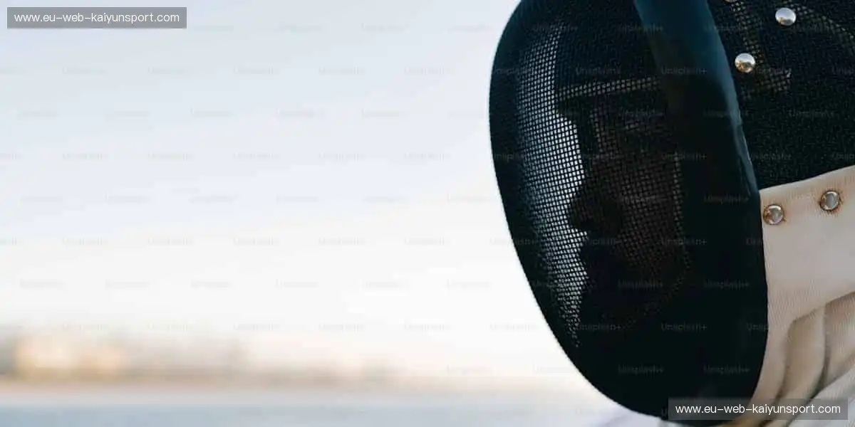 🎮用潮流诠释热爱，周边产品让运动精神融入生活！